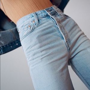 Levi’s Ribcage Straight Ankle